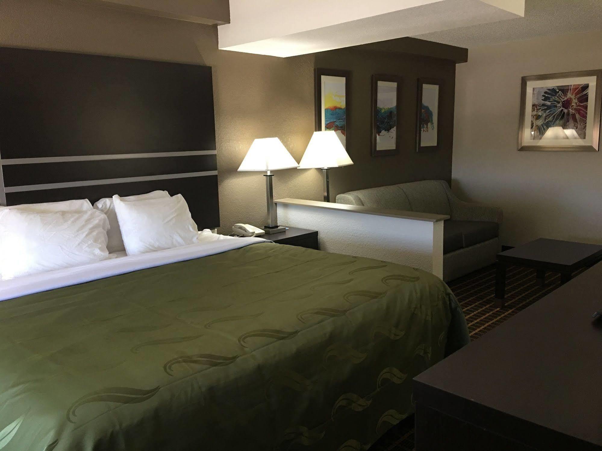 Quality Inn & Suites El Paso I-10 Bagian luar foto